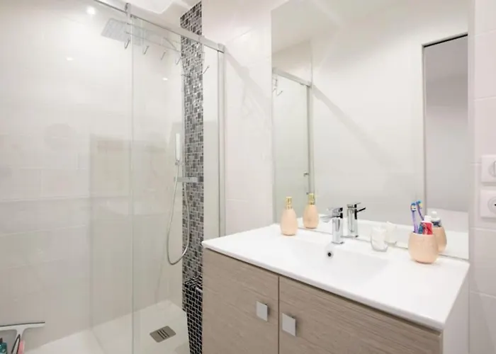 Maison De A Proximite Du Centre Historique